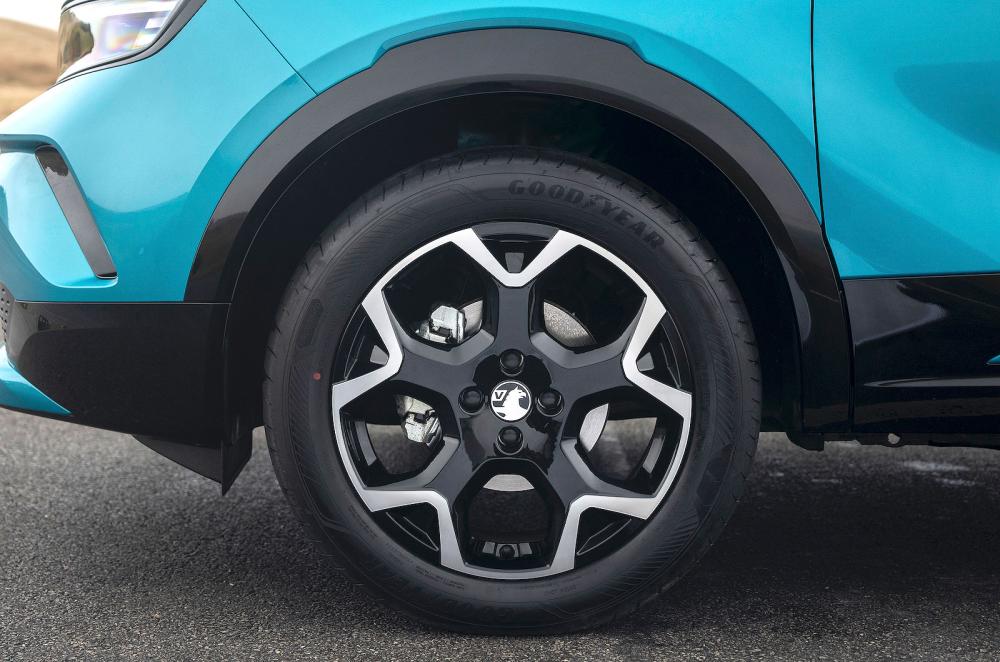 Vauxhall Mokka alloy wheel
