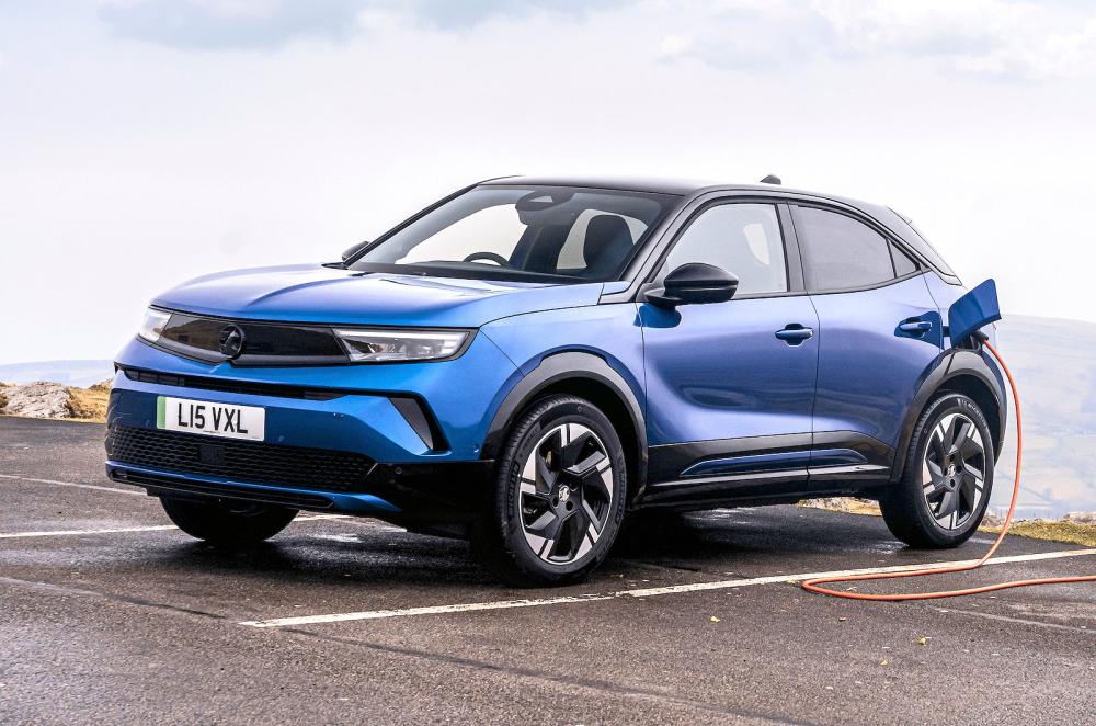 Vauxhall Mokka Electric front left static charging