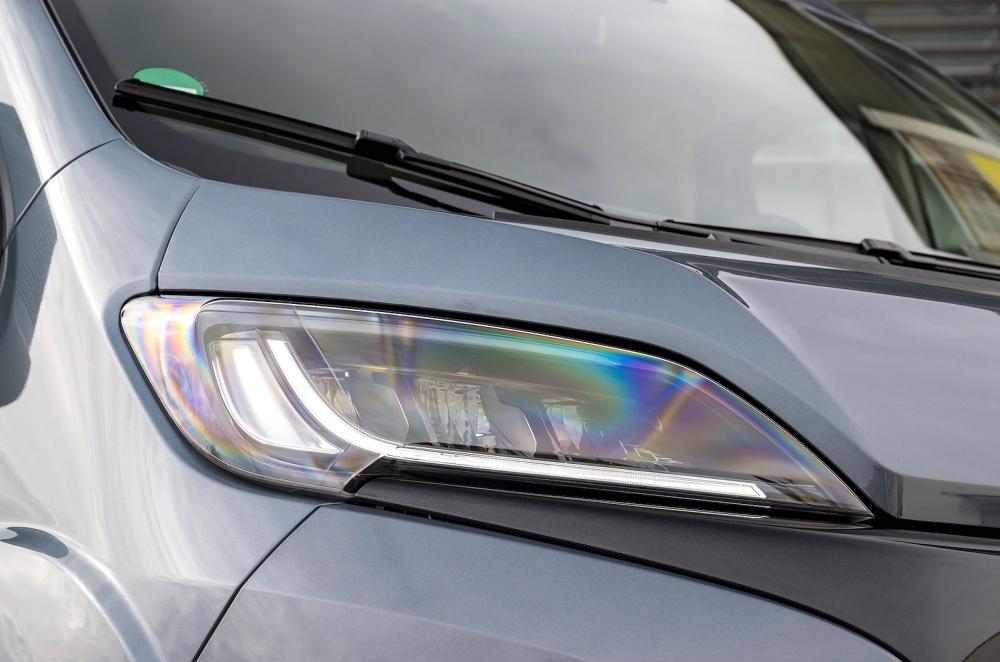 Vauxhall Movano headlights