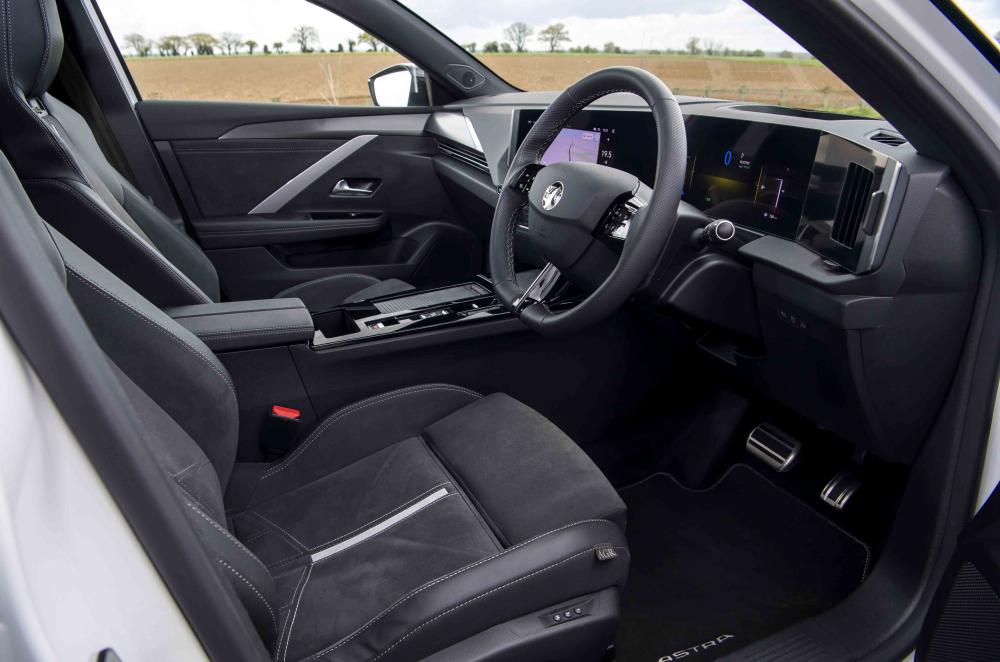 Vauxhall Astra Sports Tourer GSE interior
