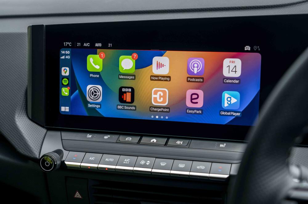 Vauxhall Astra Sports Tourer GSE driver's display