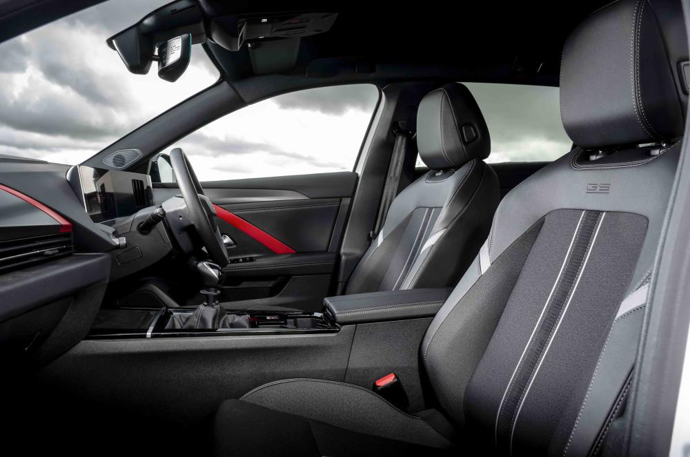 Vauxhall Astra Sports Tourer GSE interior