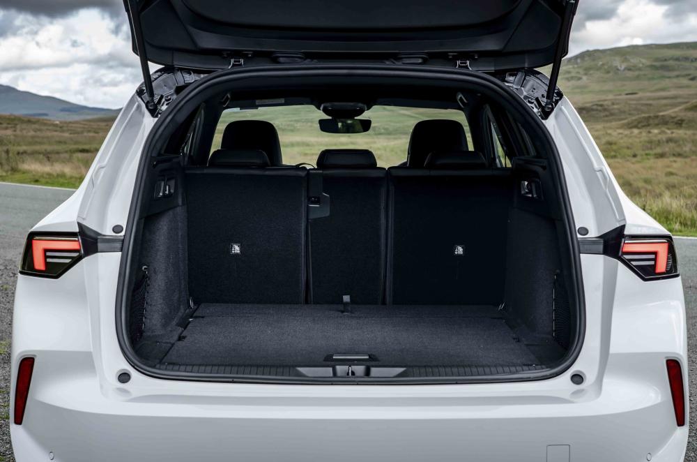 Vauxhall Astra Sports Tourer GSE boot