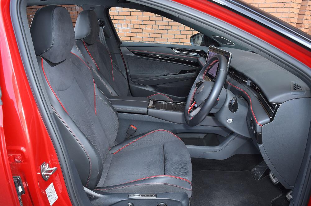 Volkswagen ID 7 Tourer front seats