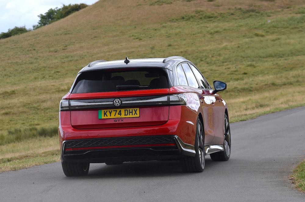 Volkswagen ID 7 Tourer rear cornering