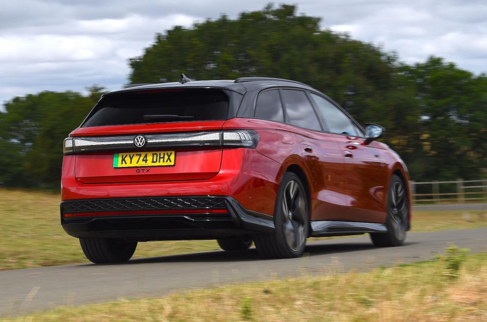 Volkswagen ID 7 Tourer rear right driving