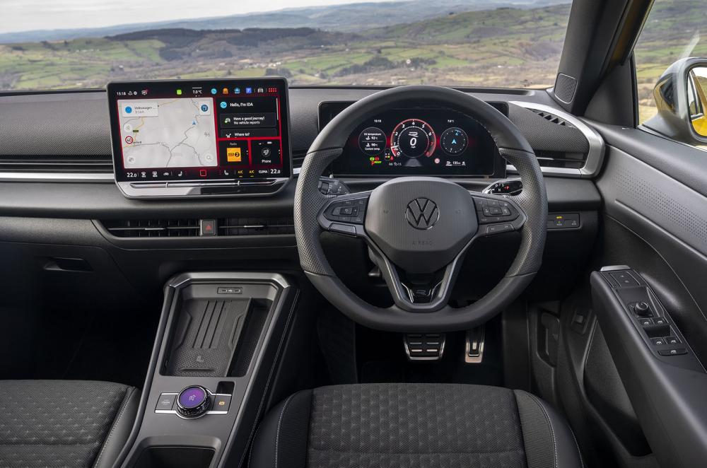Volkswagen T-Roc dashboard