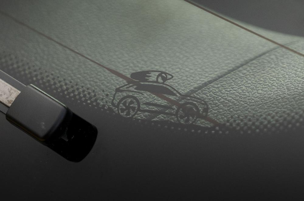 Volkswagen T-Roc windscreen detail