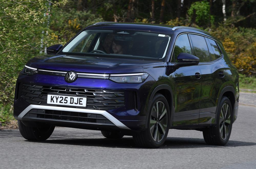 Volkswagen Tayron front cornering