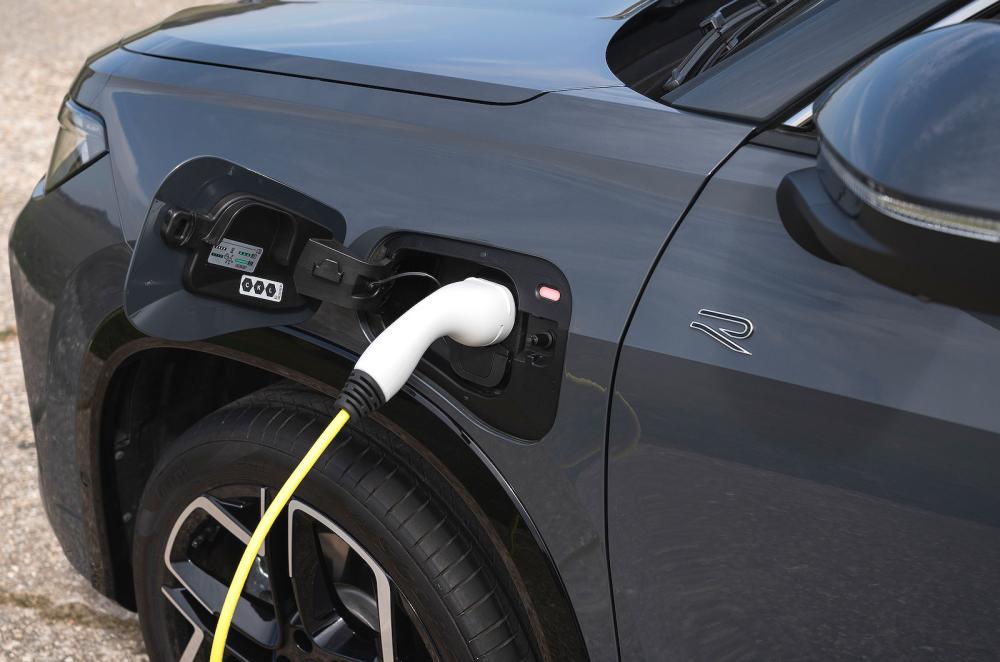 Volkswagen Tayron PHEV charging socket