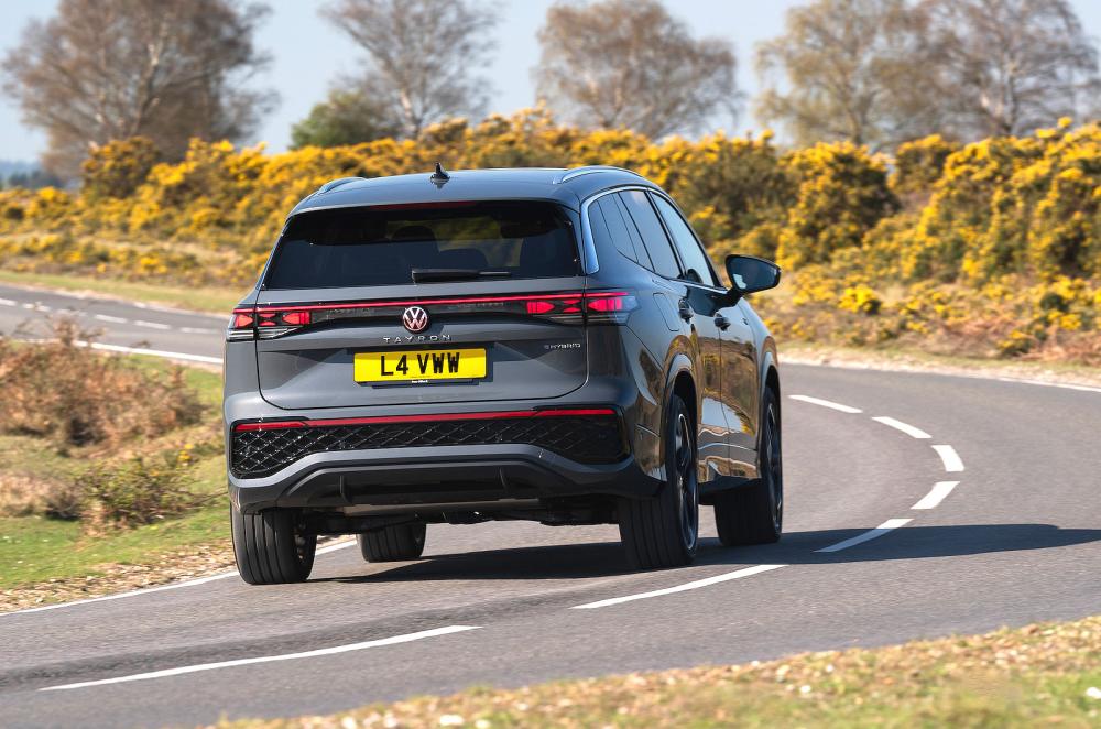 Volkswagen Tayron rear cornering
