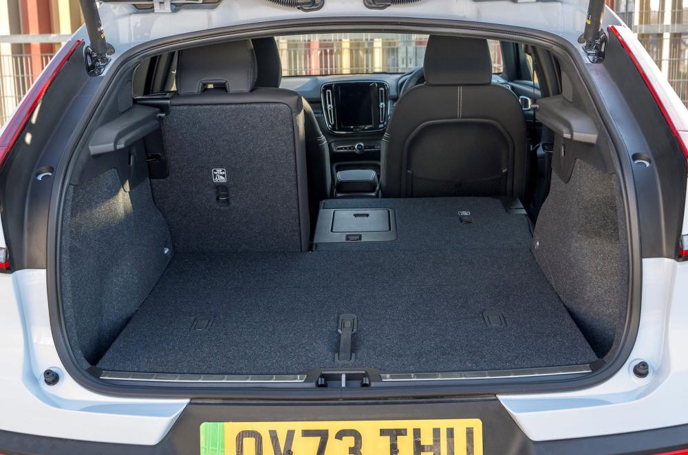 Volvo EC40 boot open