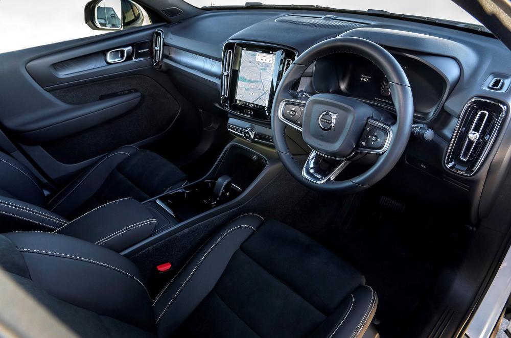 Volvo EC40 interior dashboard