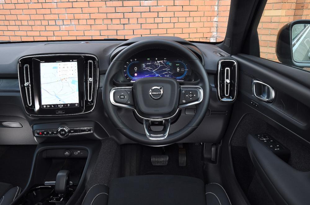 Volvo EC40 dashboard