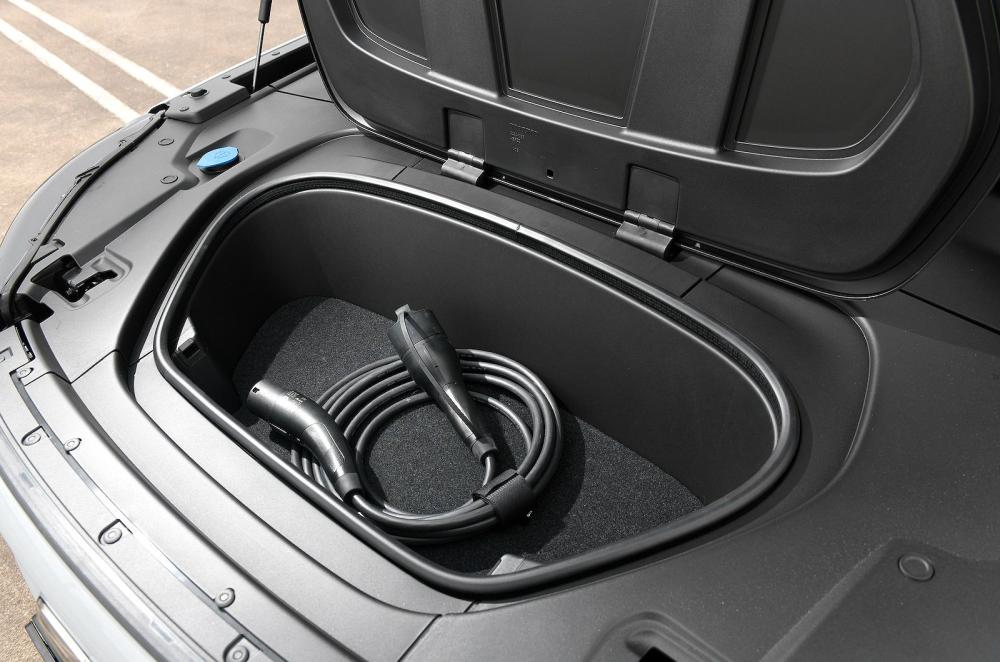 Volvo EC40 front boot