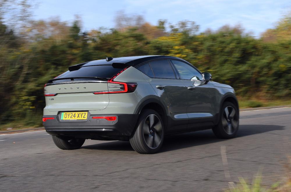 Volvo EC40 rear right driving