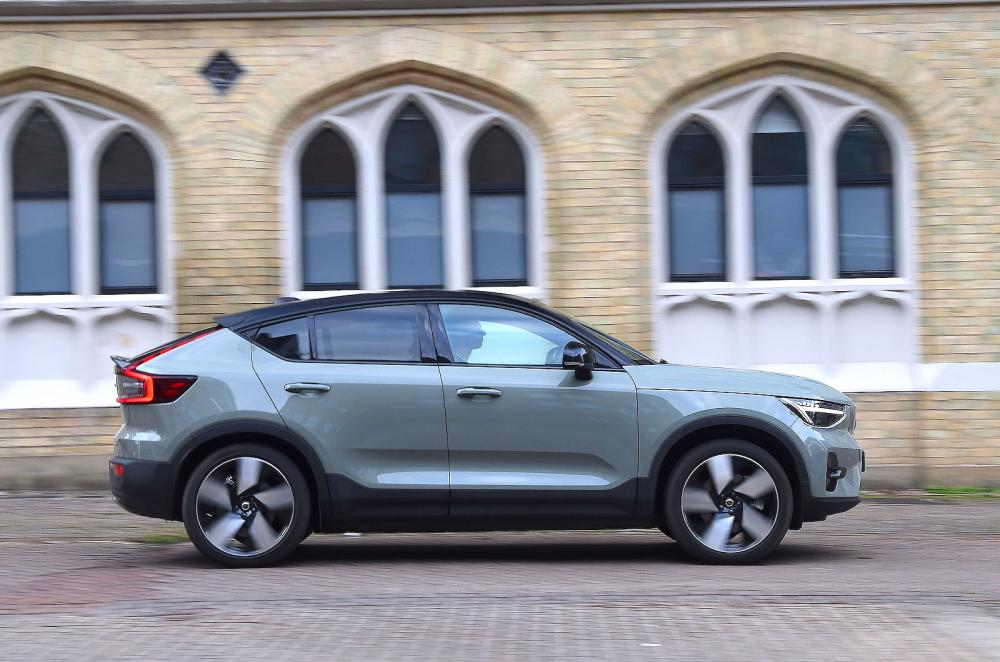 Volvo EC40 right driving