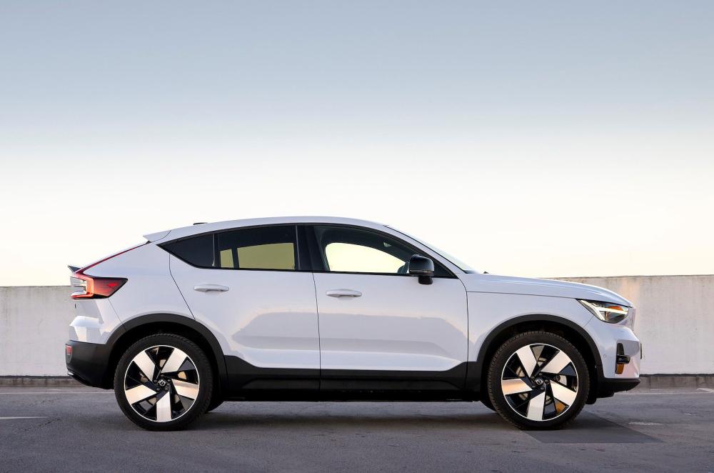 Volvo EC40 right static