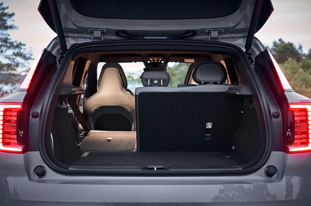 Volvo EX30 Cross Country boot