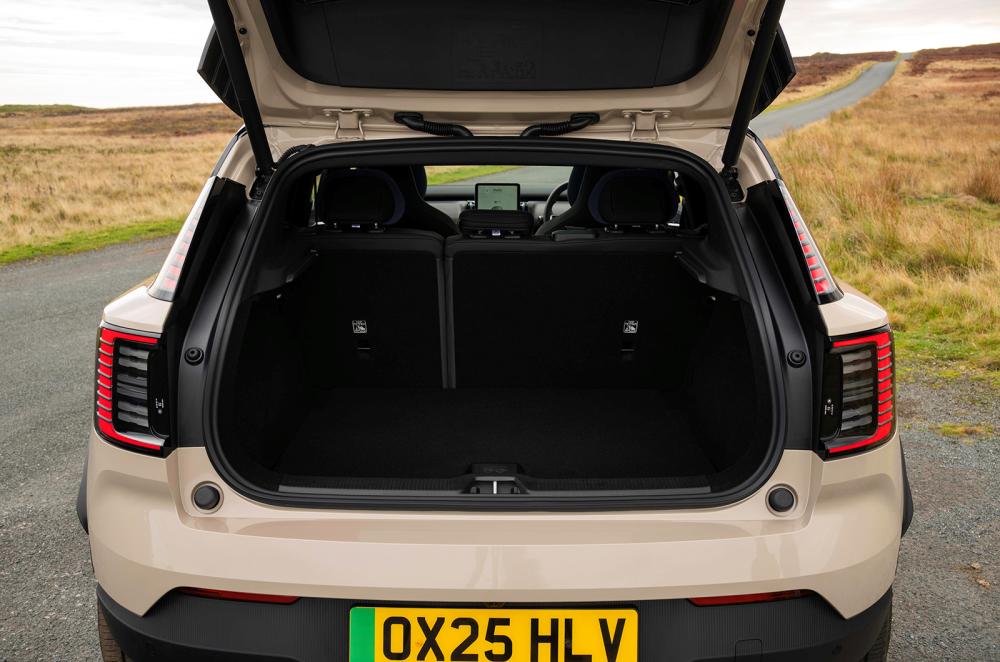 Volvo EX30 Cross Country boot