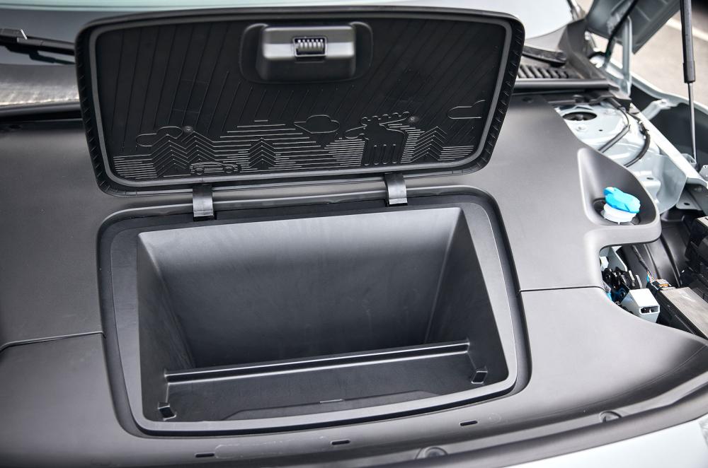 Volvo EX30 Cross Country front boot