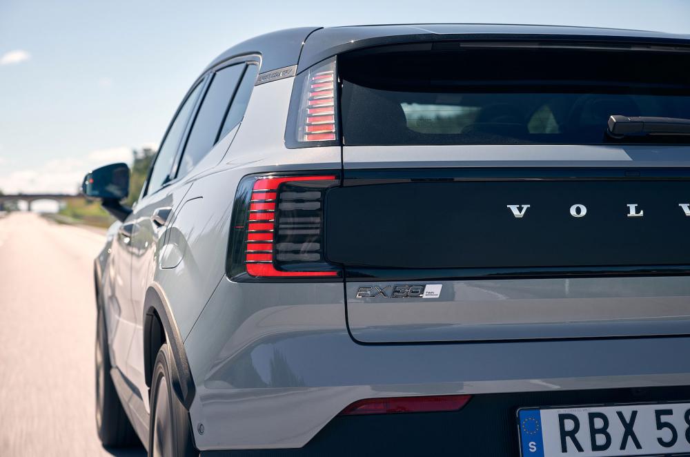 Volvo EX30 Cross Country rear lights