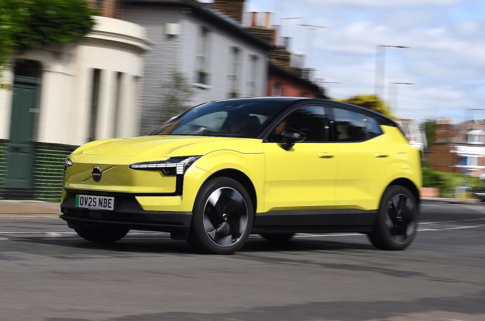 Volvo EX30 front left driving