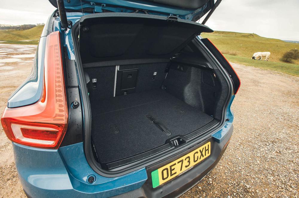 Volvo EX40 boot