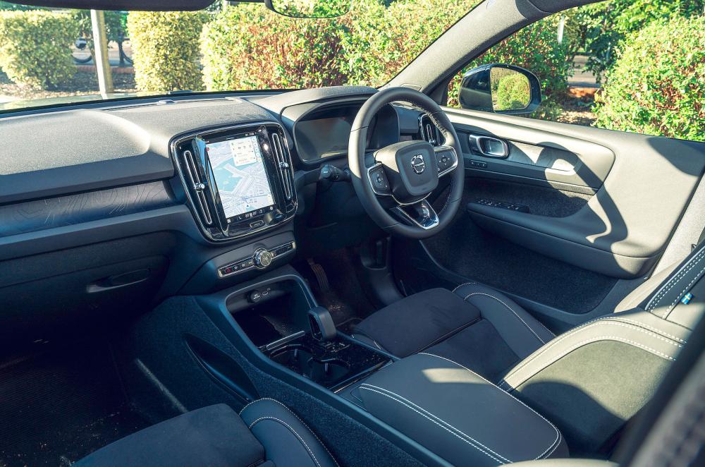Volvo EX40 dashboard