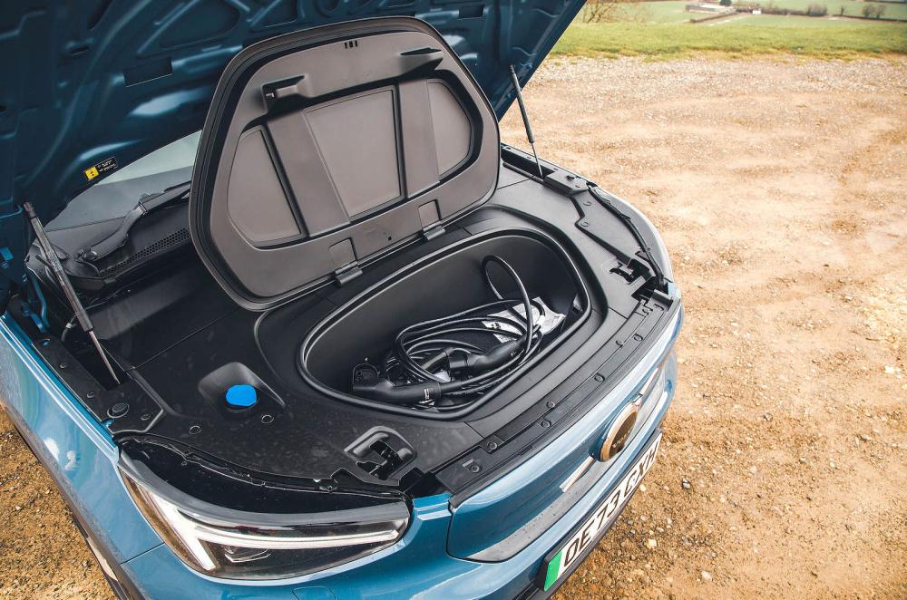 Volvo EX40 front boot