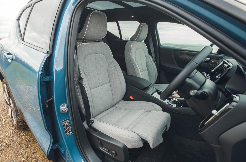 Volvo EX40 front interior