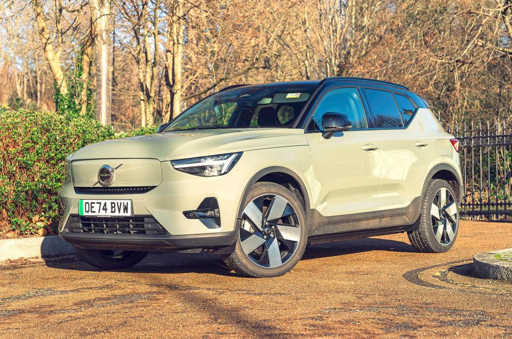 Volvo EX40 front left static