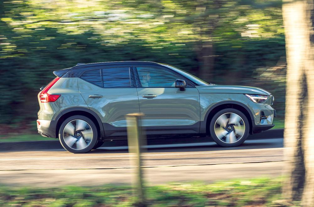 Volvo EX40 right driving