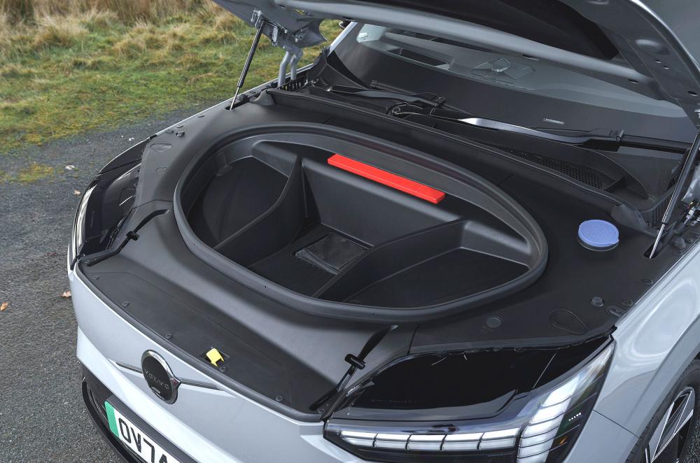 Volvo EX90 front boot