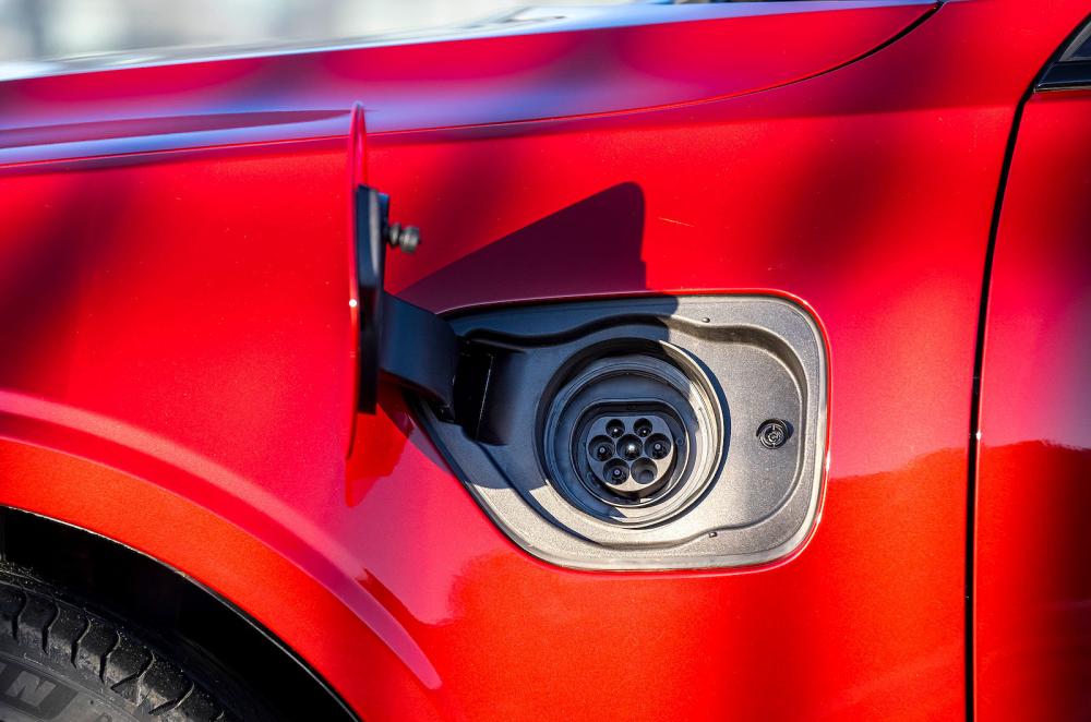 Volvo V60 charging socket