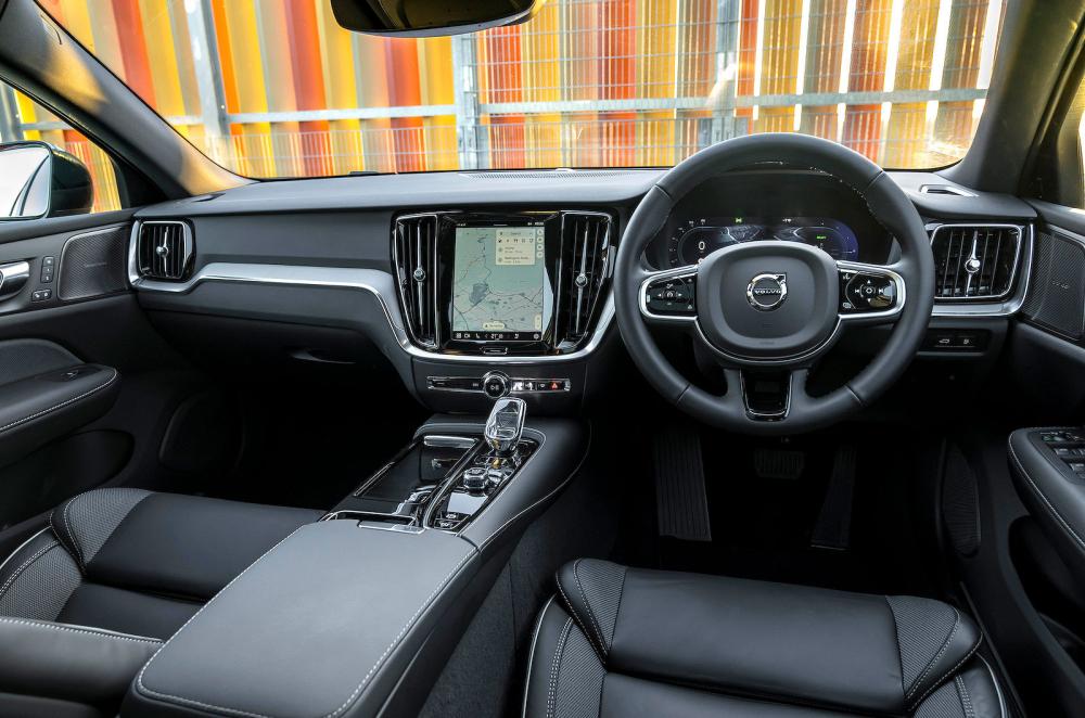 Volvo V60 dashboard