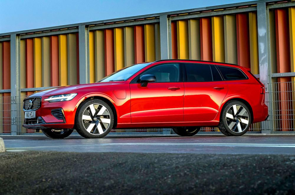 Volvo V60 left static