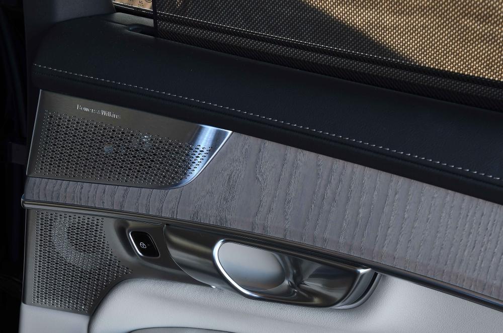 Volvo XC90 interior detail