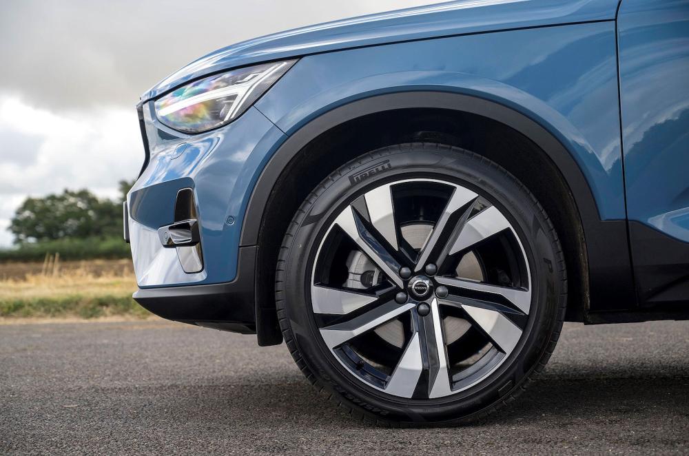 Volvo XC40 alloy wheel