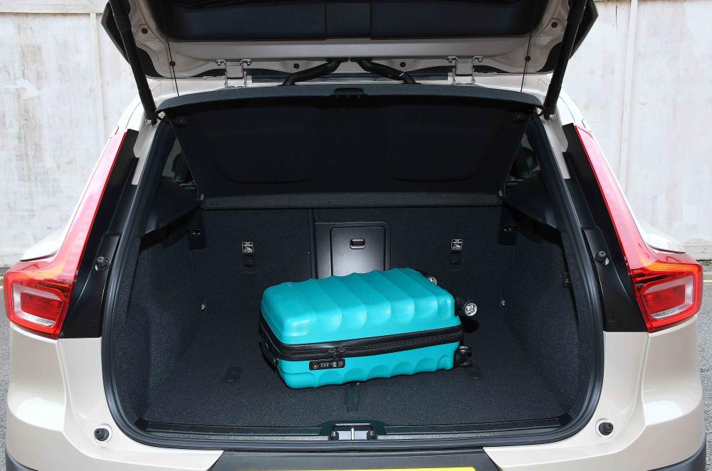 Volvo XC40 boot space