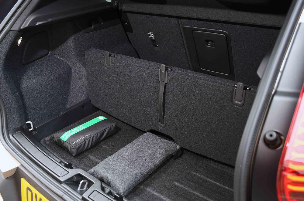 Volvo XC40 boot space