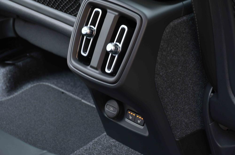 Volvo XC40 interior details