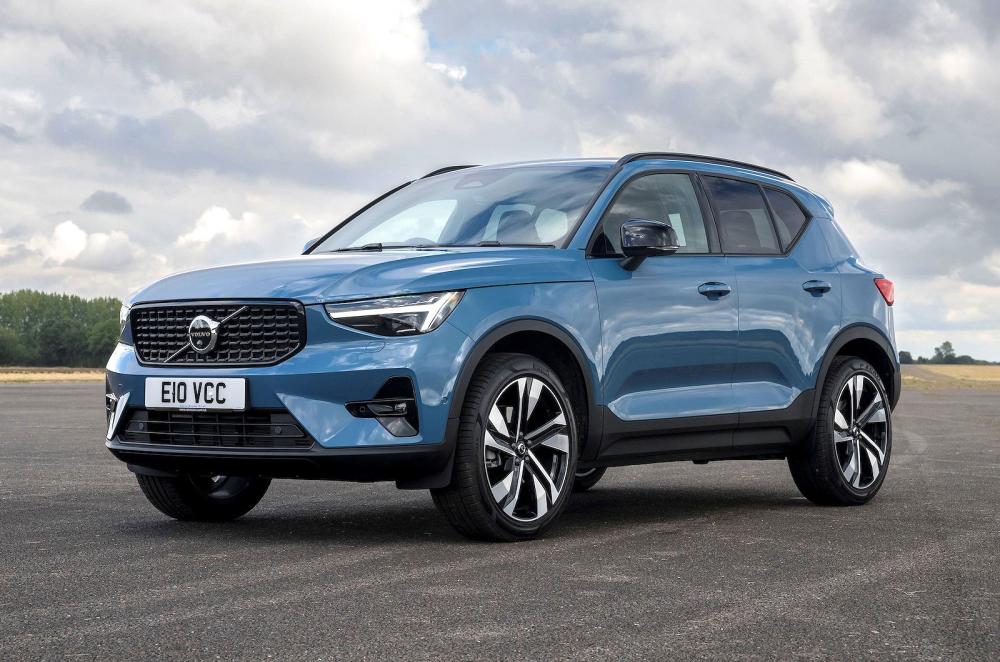 Volvo XC40 front left static