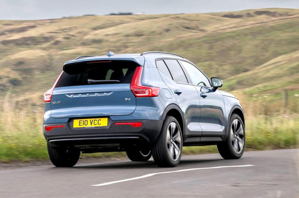 Volvo XC40 rear cornering