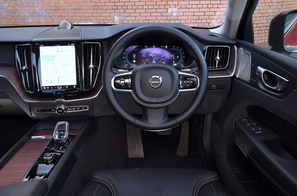 Volvo XC60 dashboard