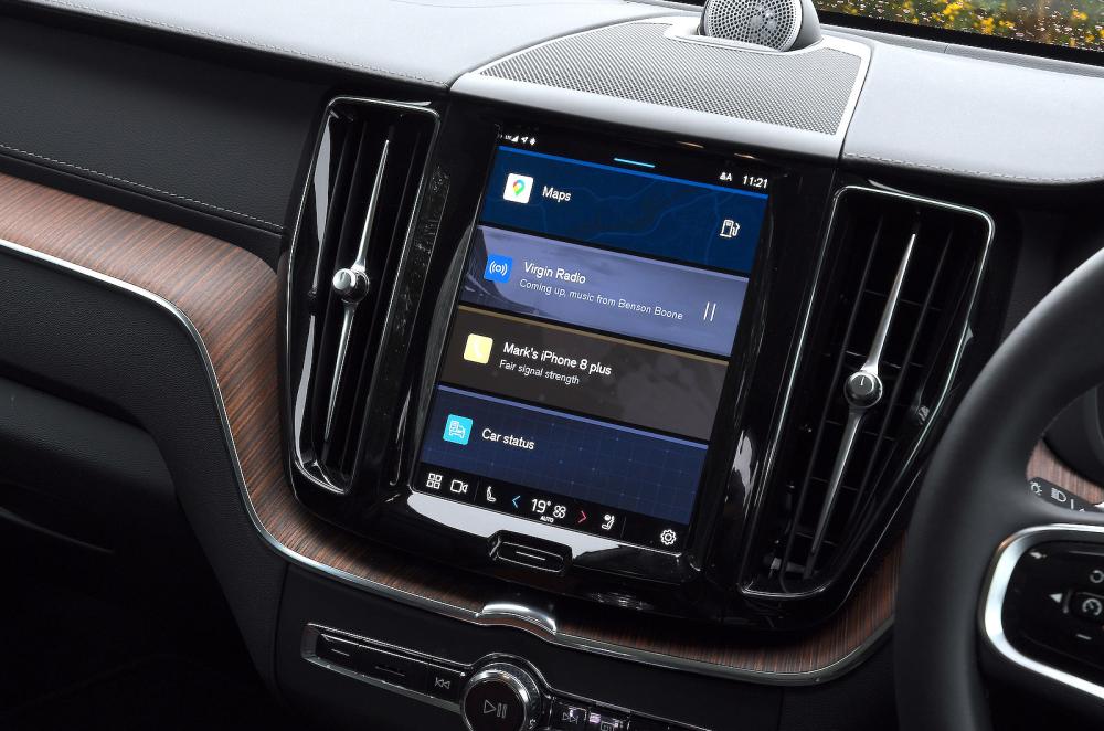 Volvo XC60 infotainment touchscreen
