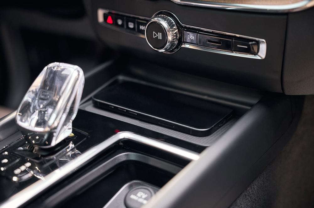 Volvo XC60 interior controls