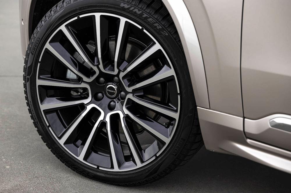 Volvo XC90 alloy wheel