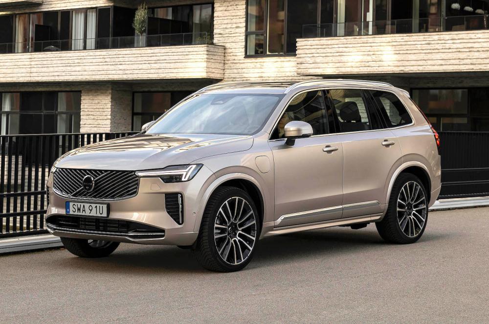 Volvo XC90 front left static