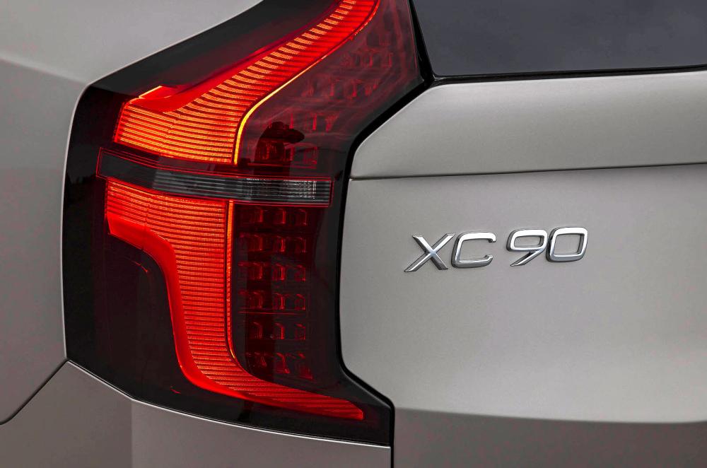 Volvo XC90 rear lights